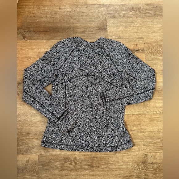 Lululemon Runderful Long Sleeve Size 10 Scattered Herringbone Black White - Picture 8 of 13